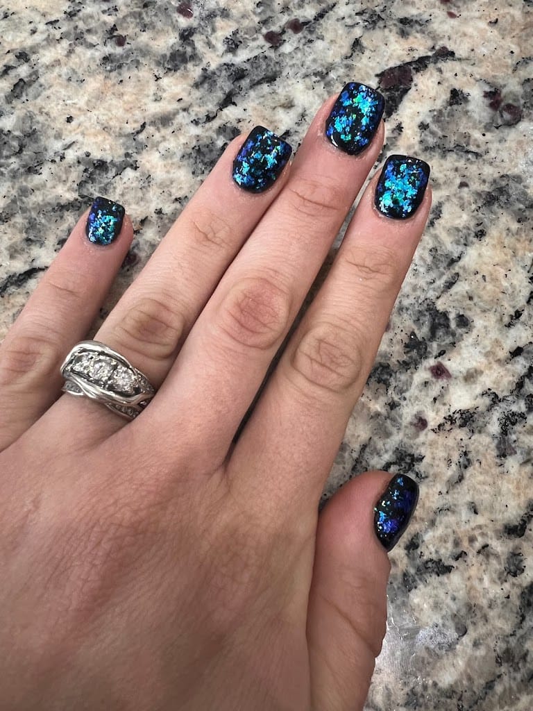 Glow Nail Bar