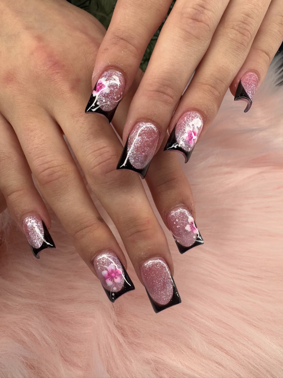 Glow Nail Bar