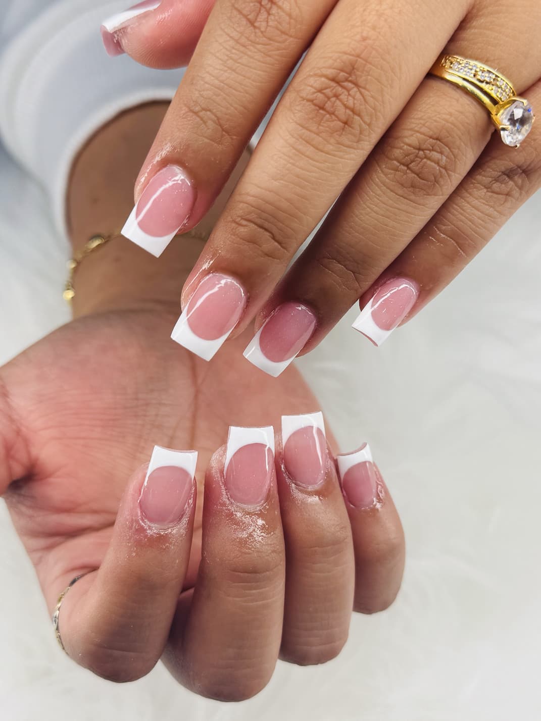 Glow Nail Bar