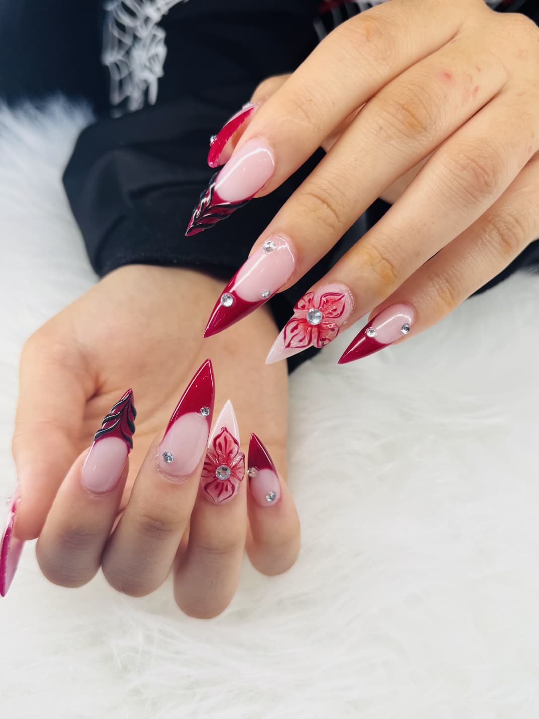 Glow Nail Bar