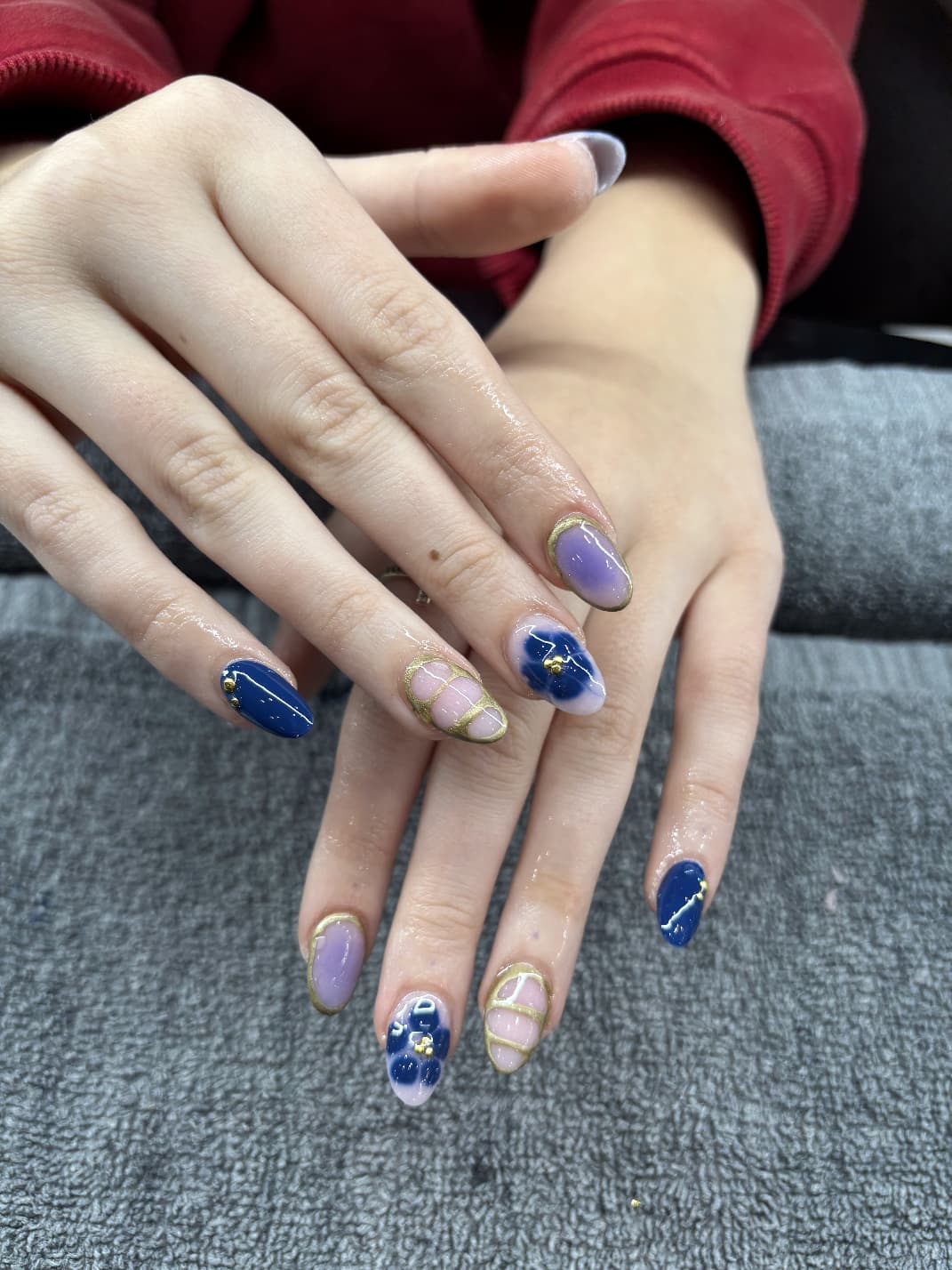 Glow Nail Bar