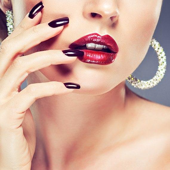 Glow Nail Bar