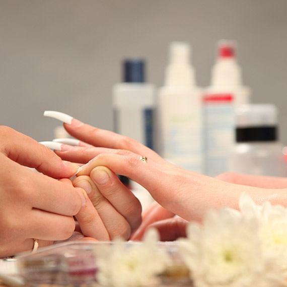 Glow Nail Bar